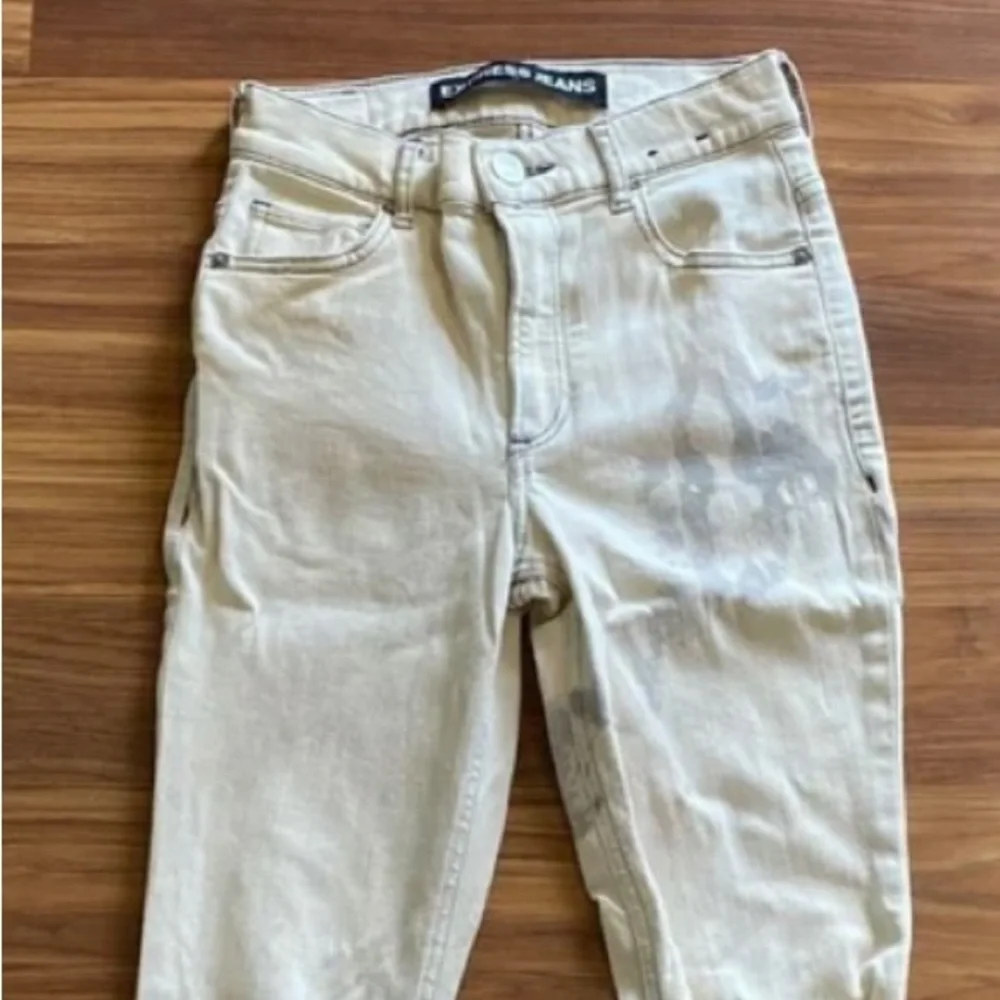 Express High Rise Jeans - Picture 4 of 8